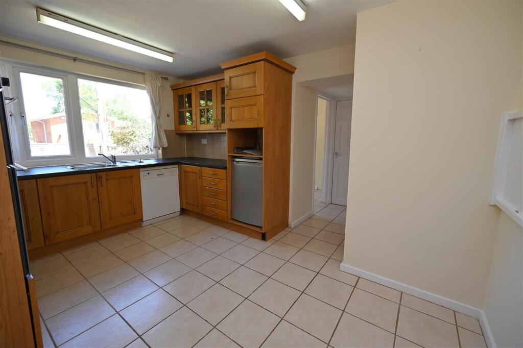 kitchen2.JPG