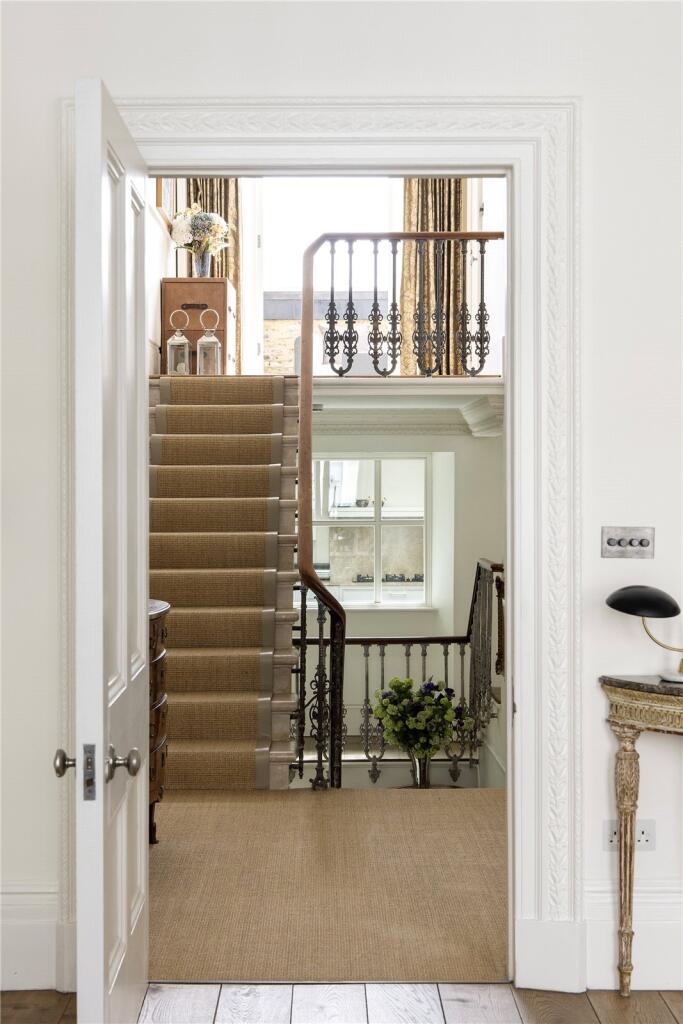 Hallway/Staircase