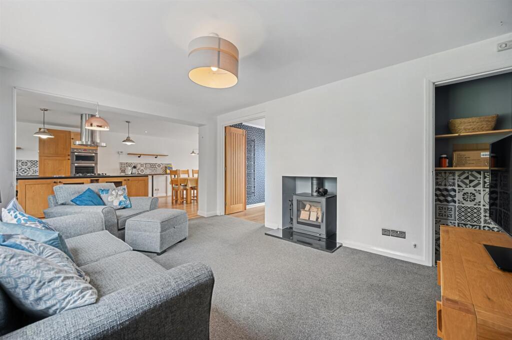 Sitting Room towards Kitchen.jpg