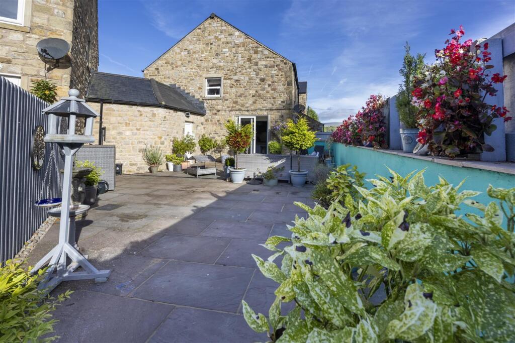 Enclosed Patio Garden