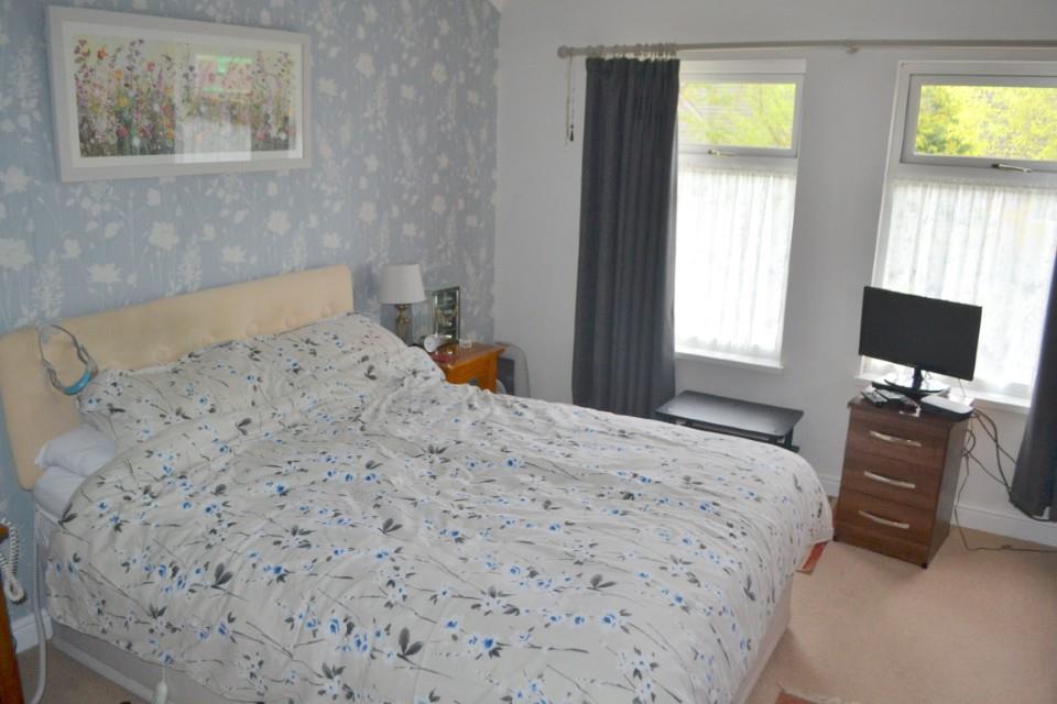 bed 1 (Custom).JPG