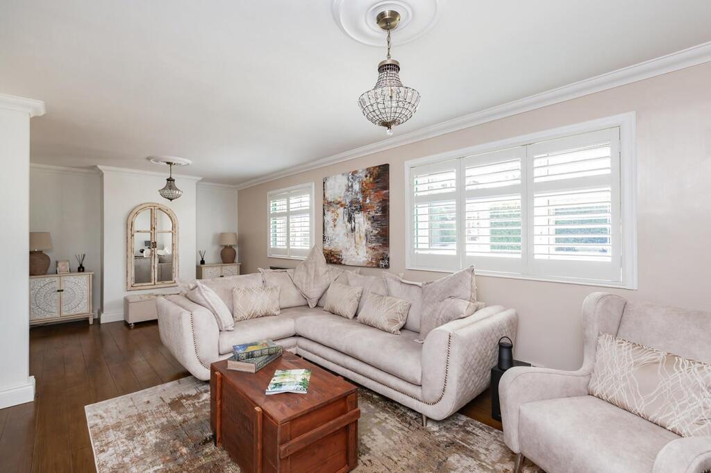 3 Merton Avenue-LR9.jpg