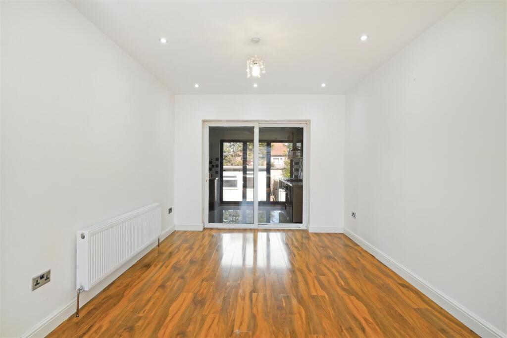 34 Whitton Avenue East - urMnf6NS0cA5WlBmJmw1.jpg