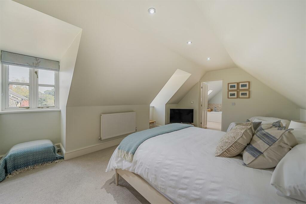 Menhendra, 17 Bell Lane, Syresham (6).jpg