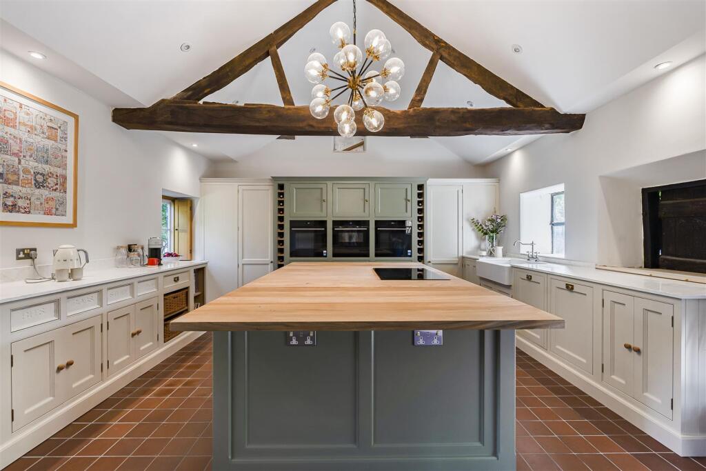 Lower End Farmhouse, 10 High Street South, Tiffiel