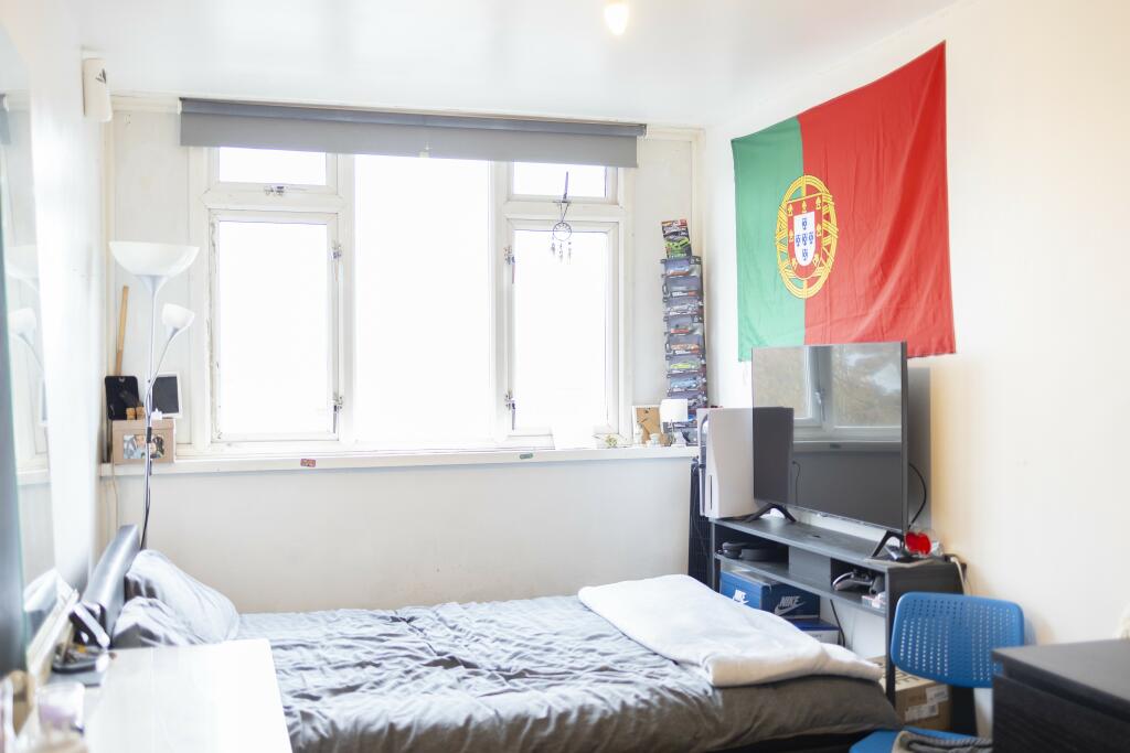 63 Besant Way 9