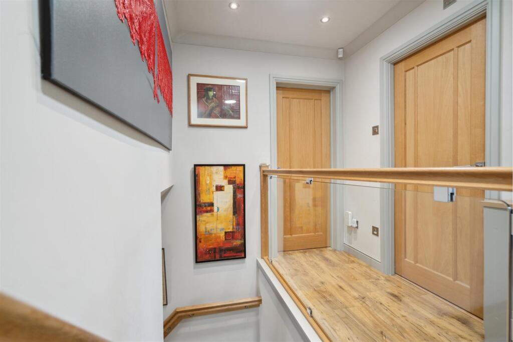 20 Oakley Wood Drive_21.jpg