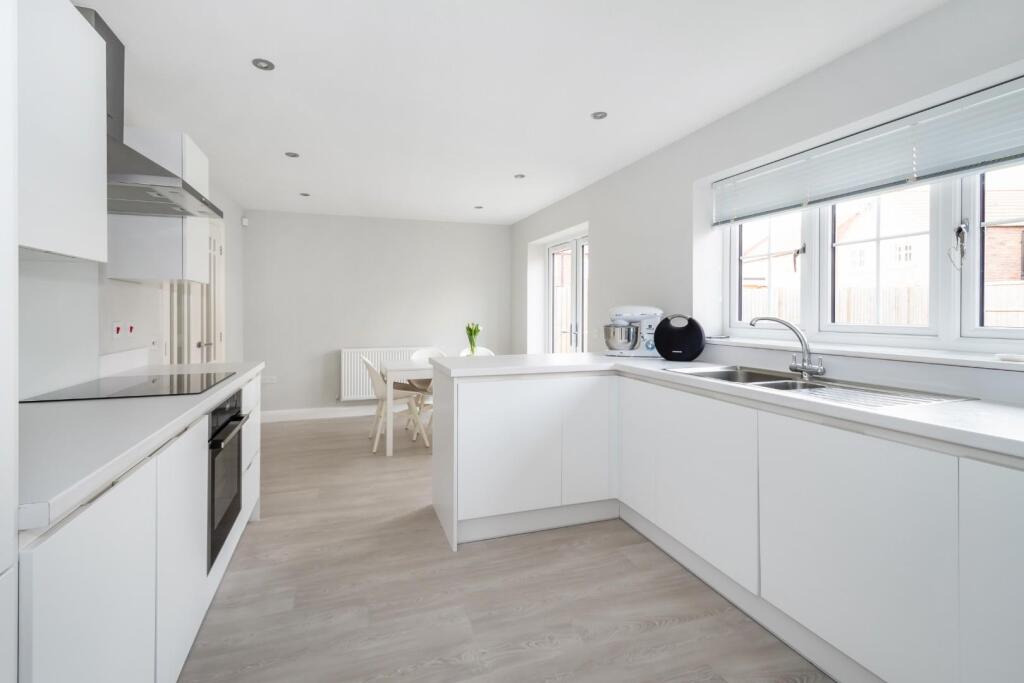 9 Westfield Drive11.jpg