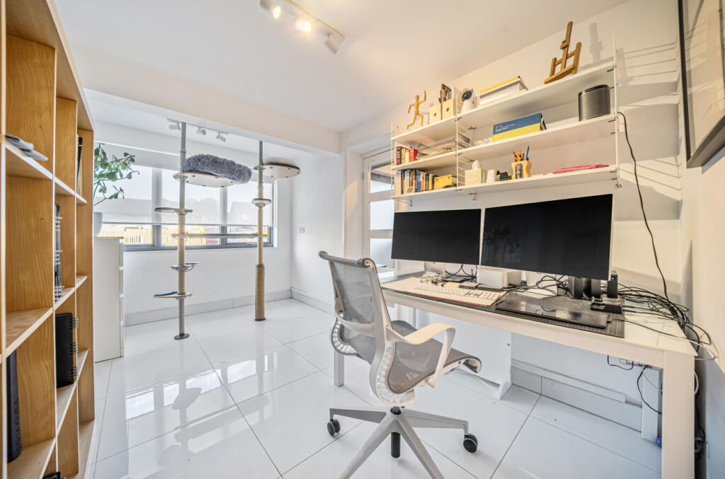 1383996-13-692715...