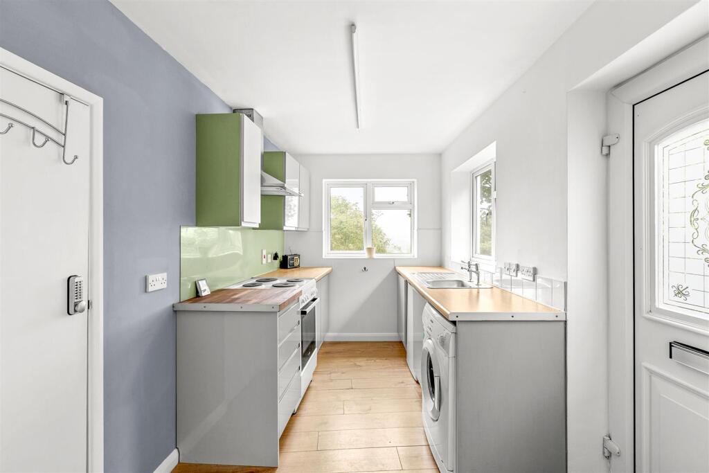 70b Totteridge Road, HP13 6EX-8.jpg
