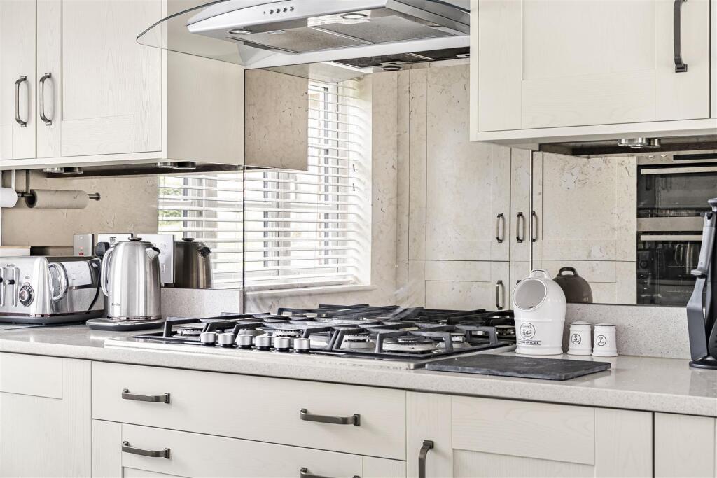 25 Drayson Way, Towcester (20).JPG