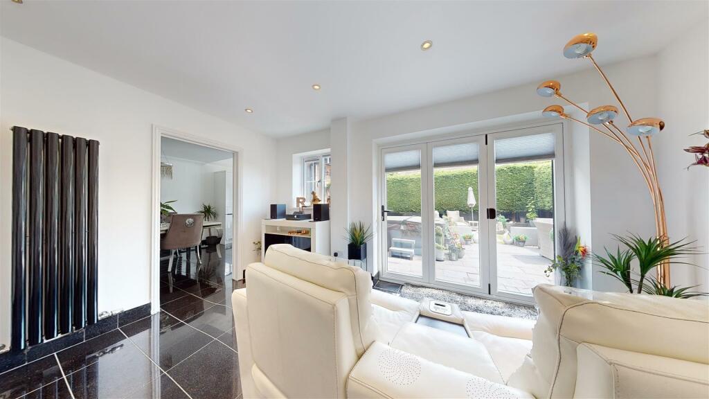 DINING ROOM/FAMILY ROOM