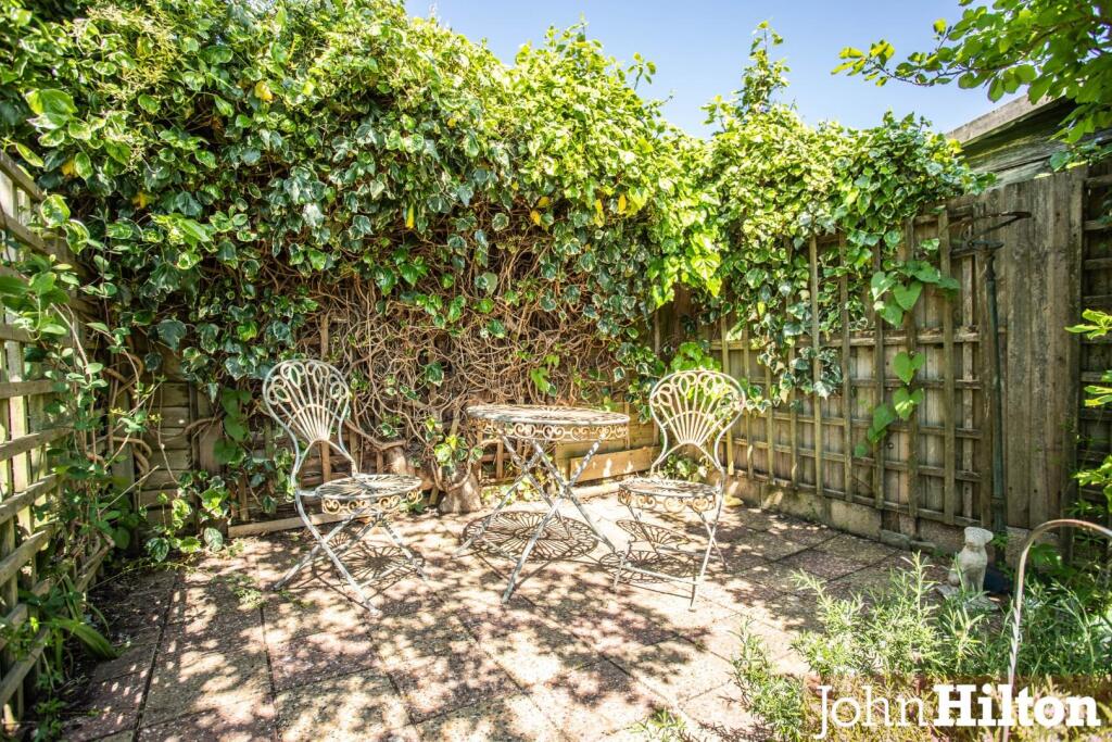 Oaklands Avenue11.jpg