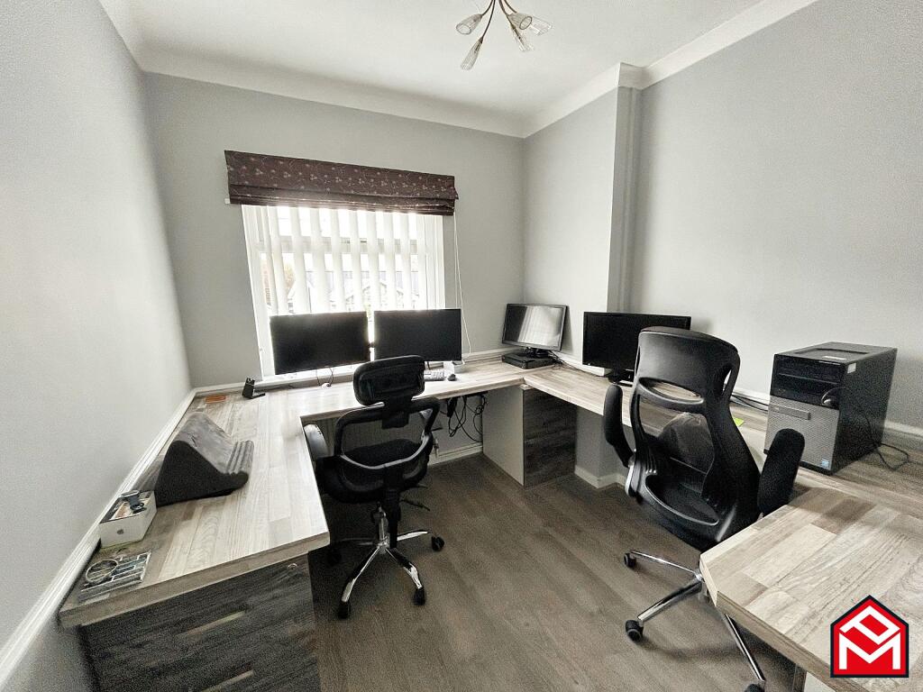 Bedroom 3 / Study