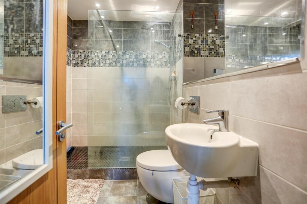 Ensuite.jpg