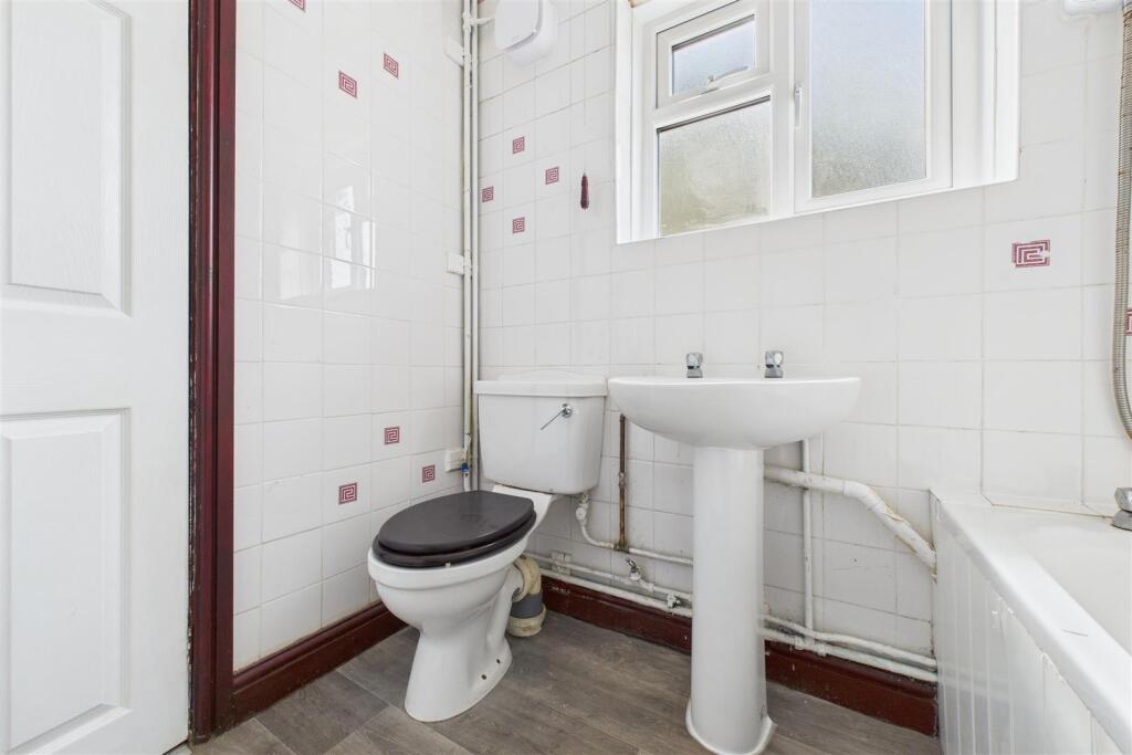 24 Dutton Road, Whitchurch, Bristol BS14 8BW | Lea