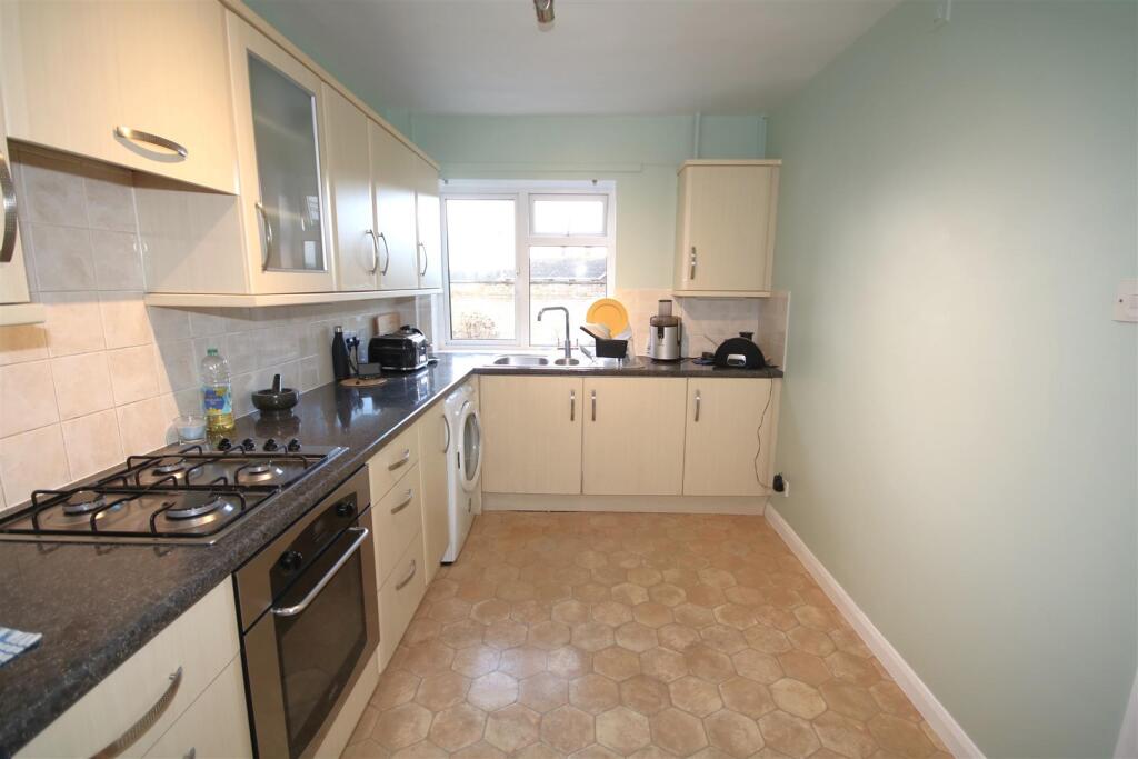 Kitchen a.JPG