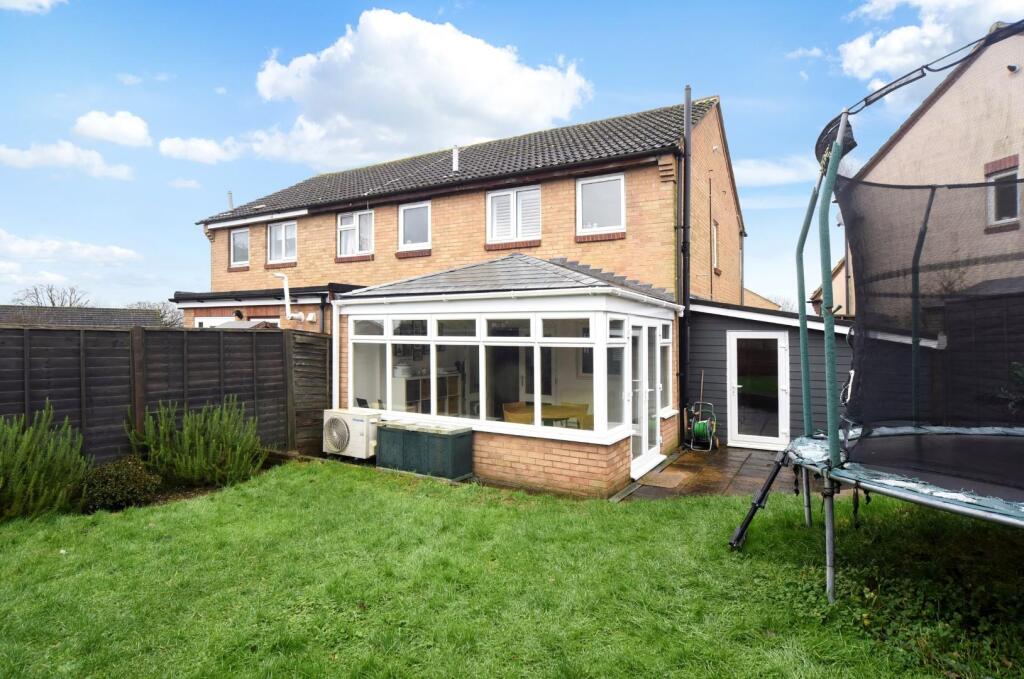 LINDSAY CLOSE (12).jpg