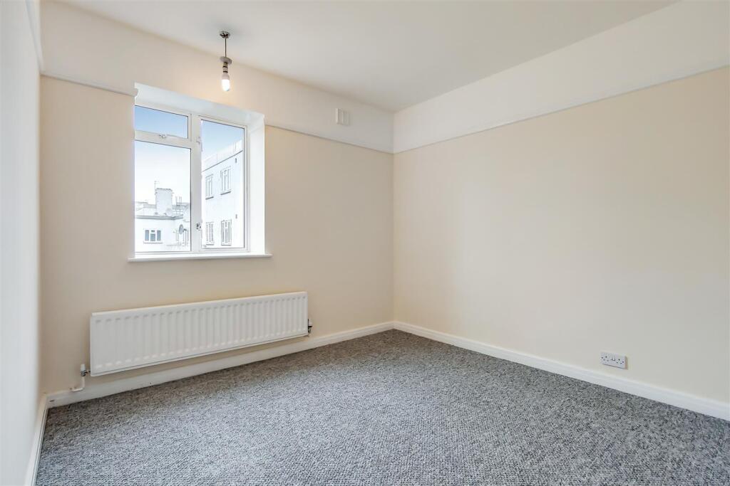 3_Main Bedroom-1.jpg