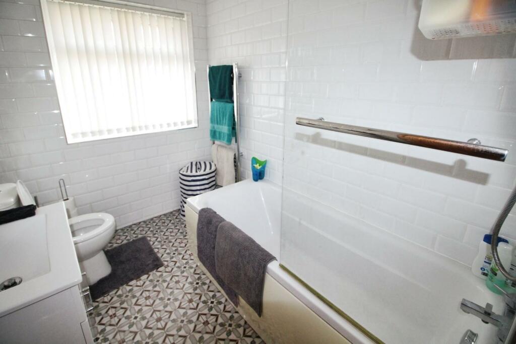Bathroom.JPG
