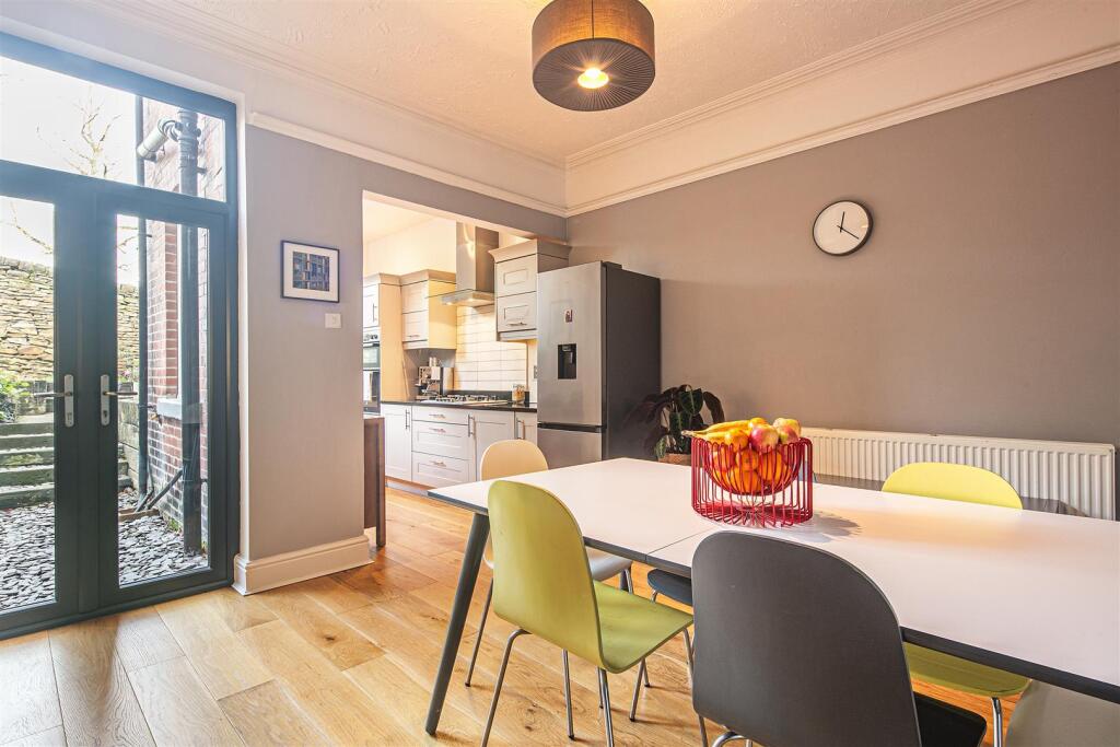 Dining kitchen