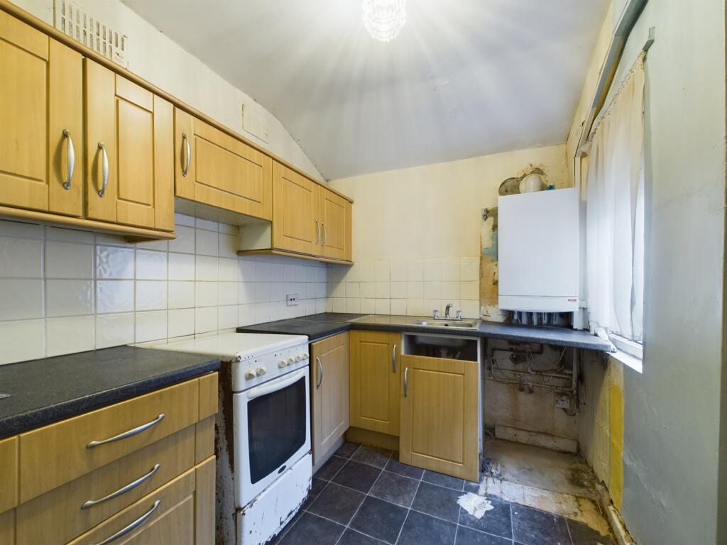 CAM04634G0-PR0016-STILL007