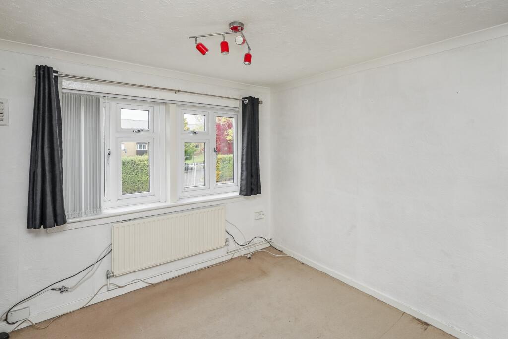 8 Colne Drive, Romford RM3 9JX