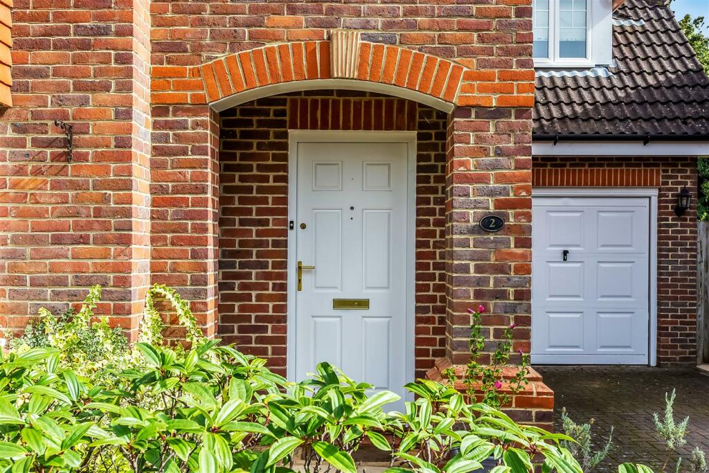 2-Langwood-Close-13.jpg
