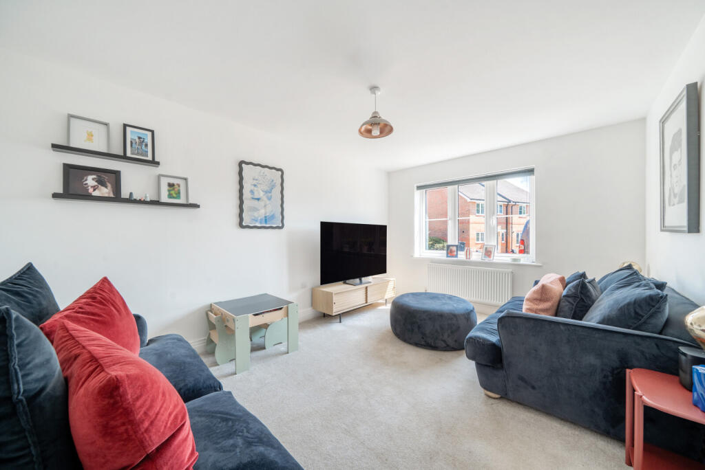 1317858-16-686bee...