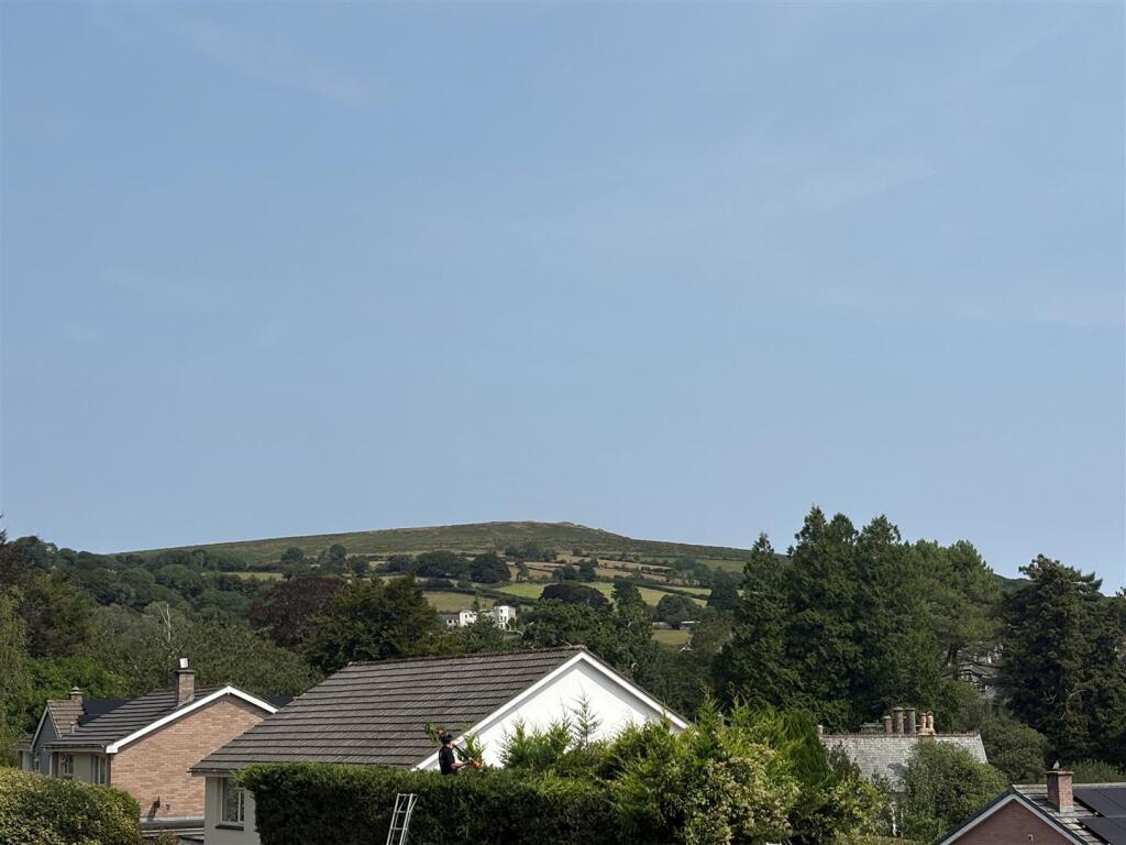 Crescent Gdns Viewcm2.jpg