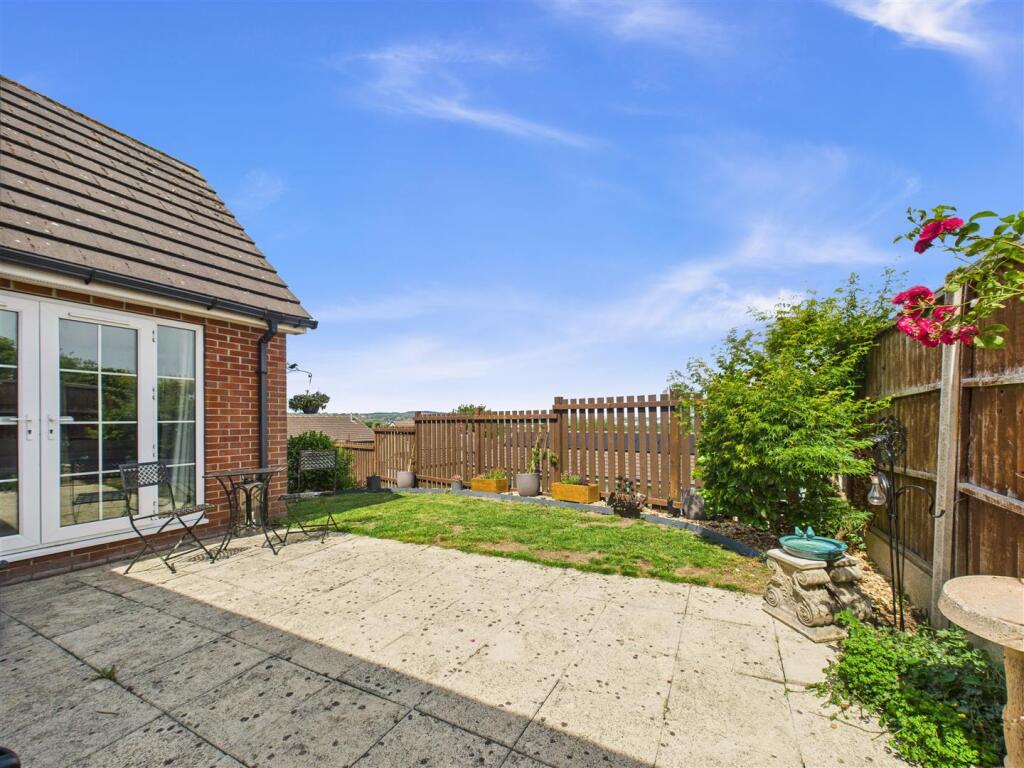 CAM05207G0-PR0035-STILL038.jpg