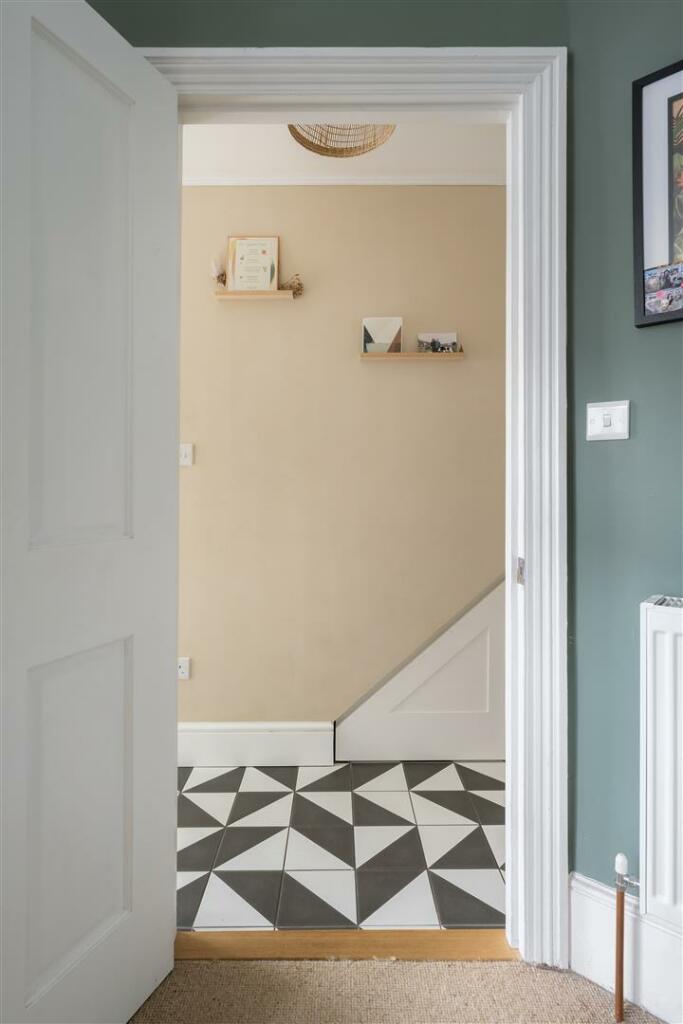 Cavendish Drive, E11