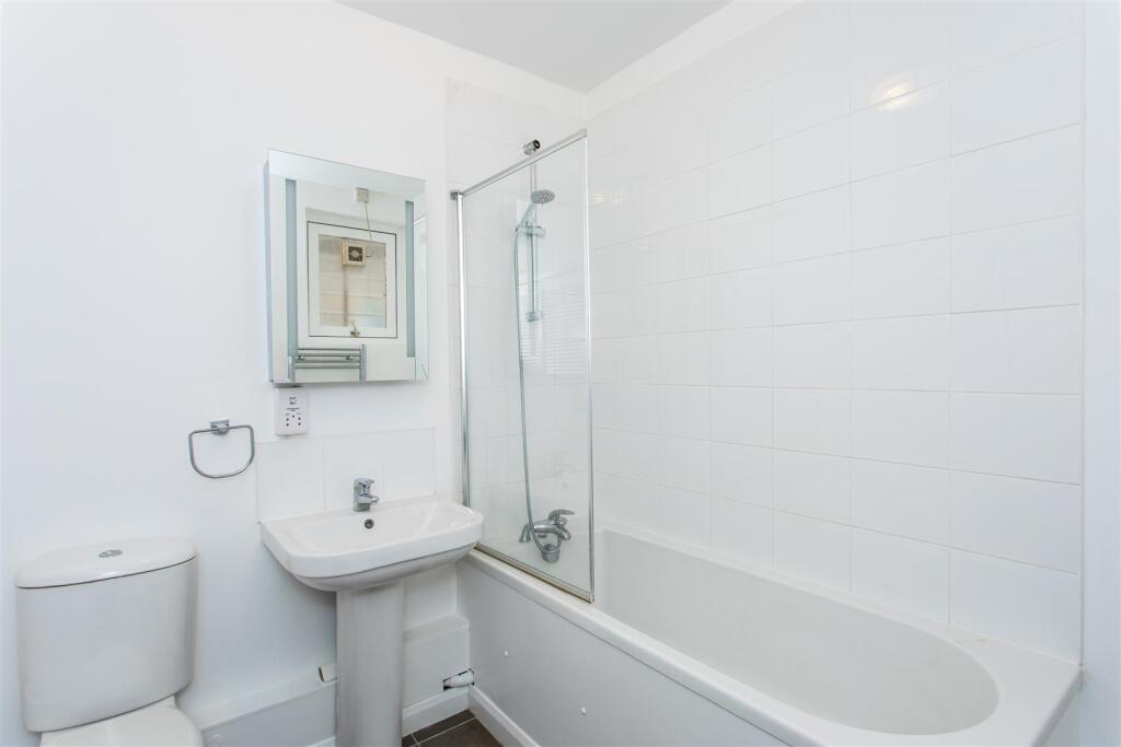 F1 8 Hampstead Hill Gnds-22.jpg