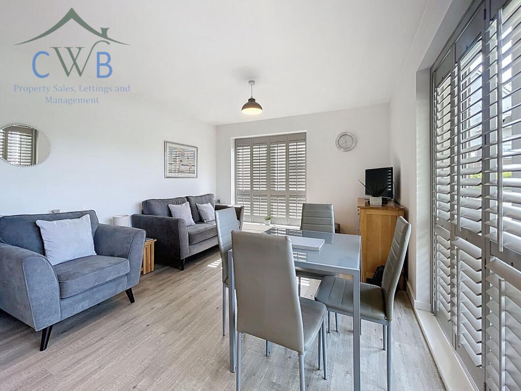 Open plan living/dining