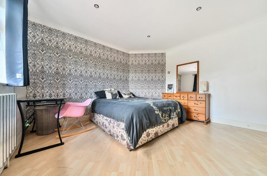 1303218-6-684b08e...