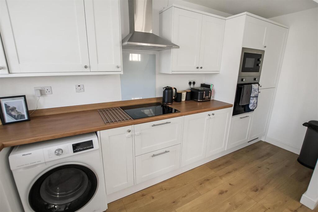 Kitchen (1).jpg