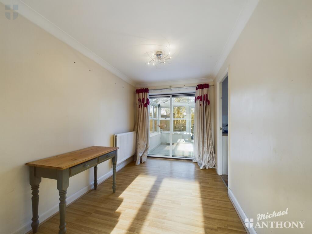 CAM03218G0-PR0497-STILL008