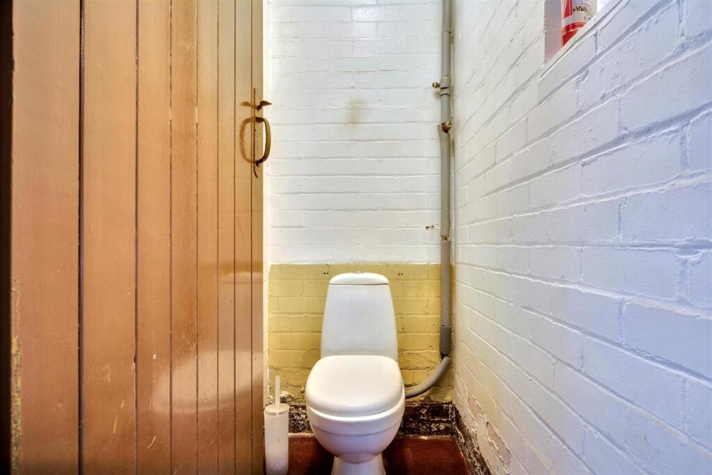 WC.jpeg