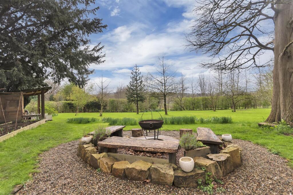 Additional Photograph