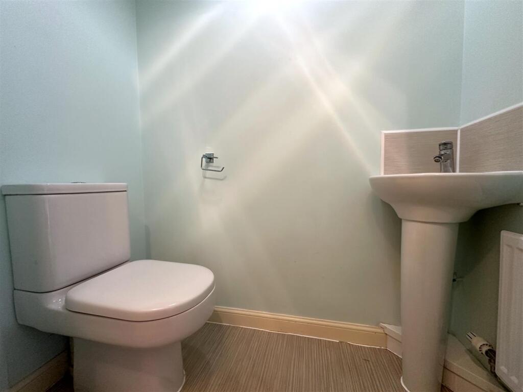 Ground Floor W.C 576