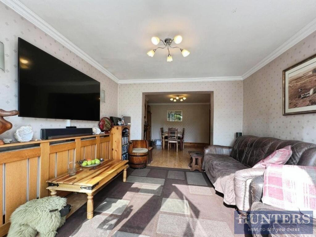 LIVING/DINING