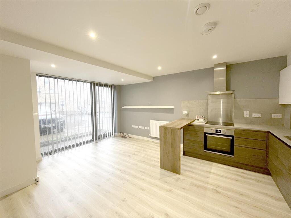 Kitchen lounge.JPG