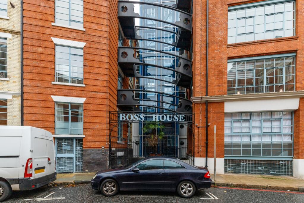 Boss House F25 (1...