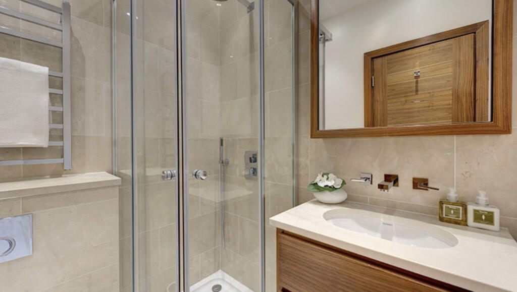 Screenshot 2025-1...