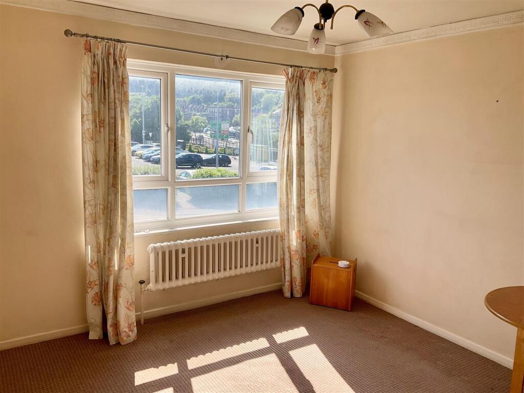 dining room.jpg