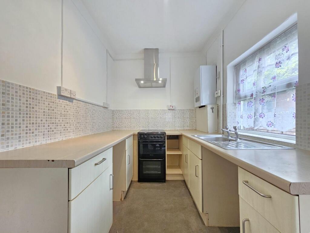 Kitchen 1.jpg