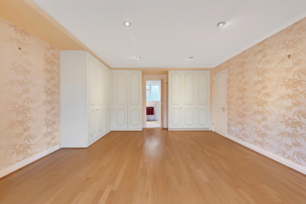 Bedroom 1 - West Facing