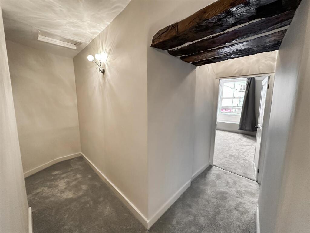 Hallway.jpg