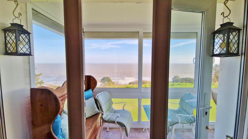 Bedroom 3/Dining Room