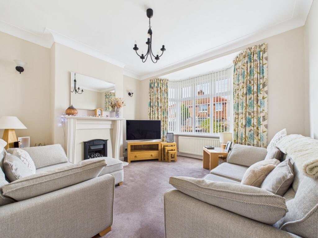 CAM02195G0-PR0092-STILL003